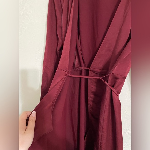 Lulu/ Wayf Philicia Burgundy Satin Long Sleeve Midi Wrap Dress XS - Picture 5 of 6